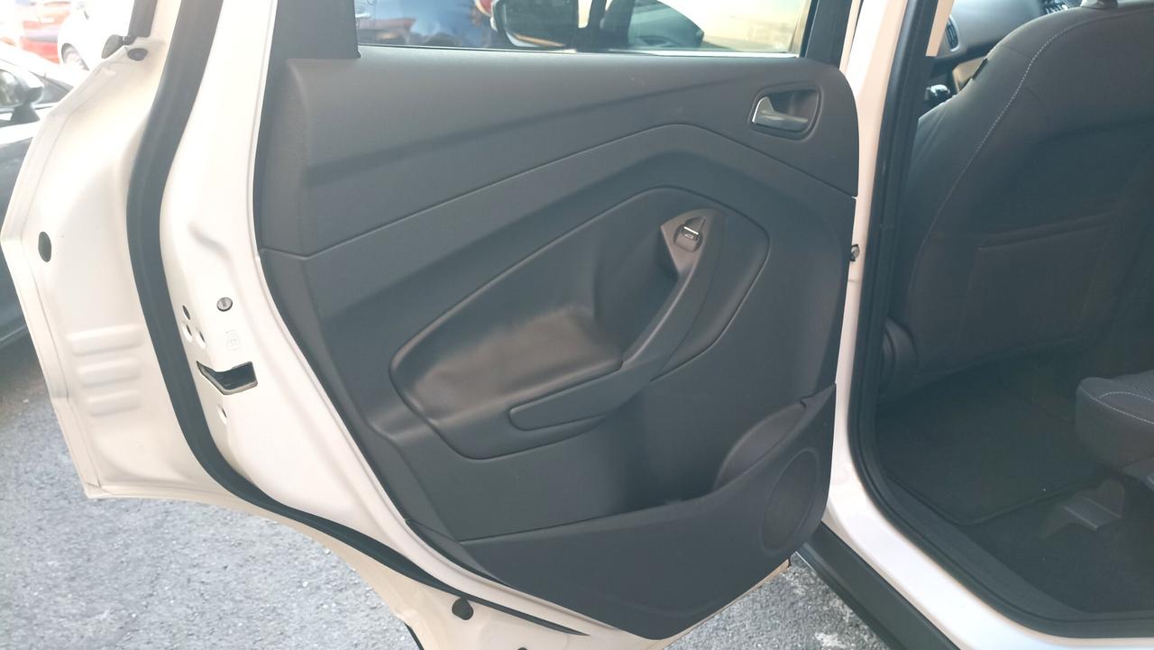 Ford Kuga 2.0 TDCI 140 CV Titanium 2WD