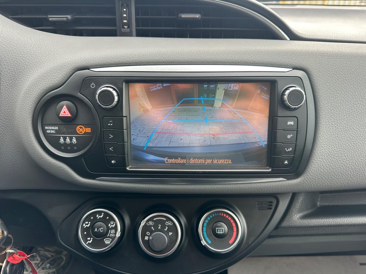 Toyota Yaris 1.0 5 porte Active 2015