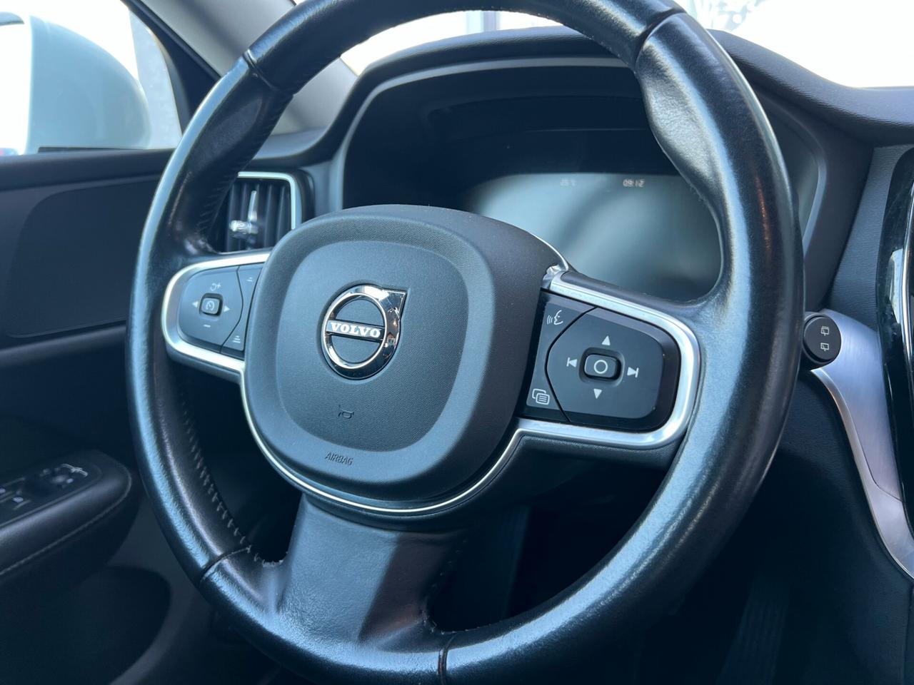 Volvo V60 MILD HYBRID / AUTOMATICA