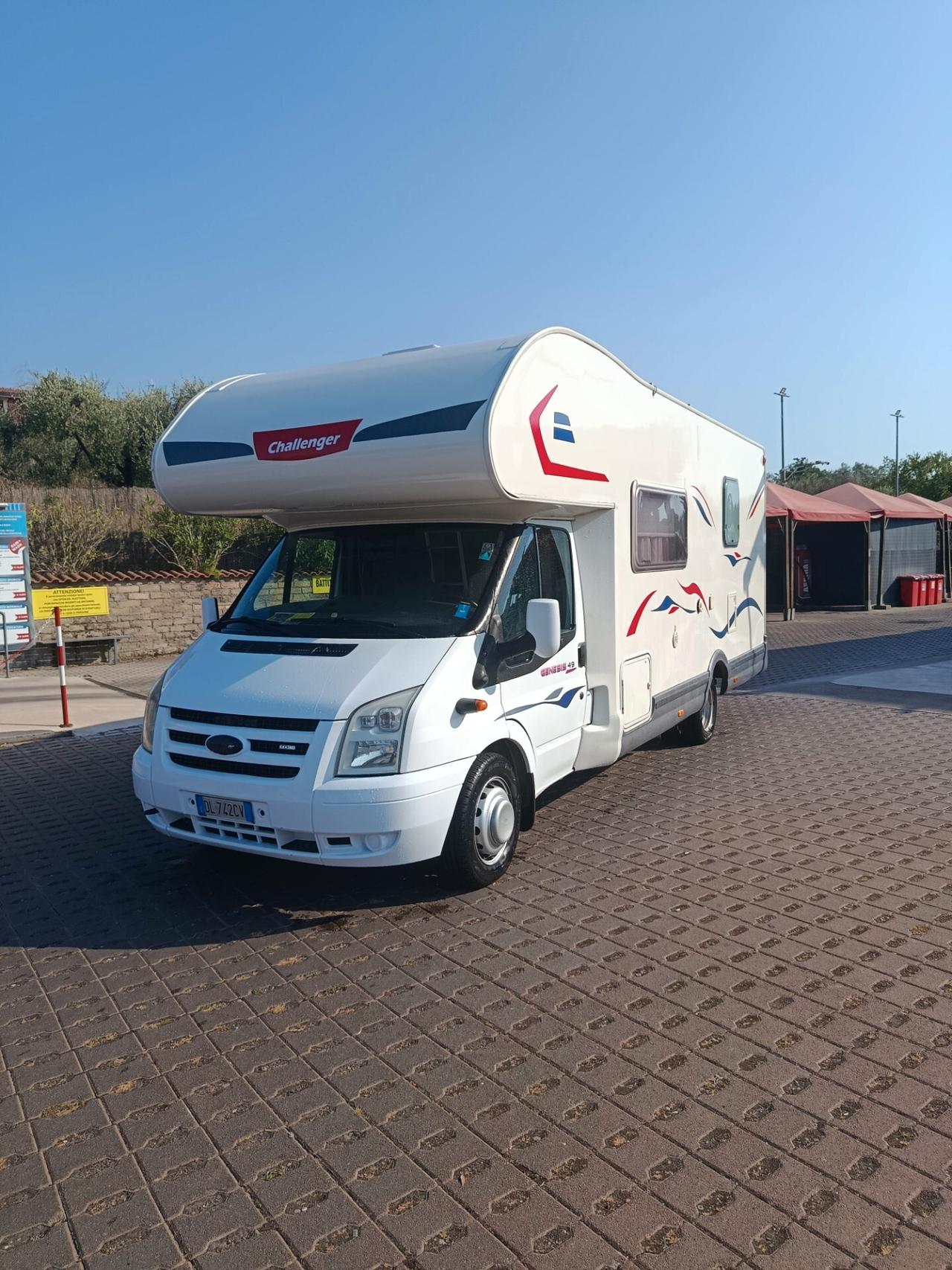 Challenger Genius49 7 posti letto