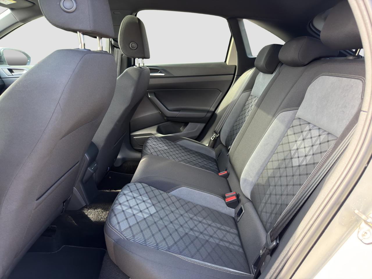 VOLKSWAGEN Taigo 1.5 TSI ACT 150 CV DSG R-Line