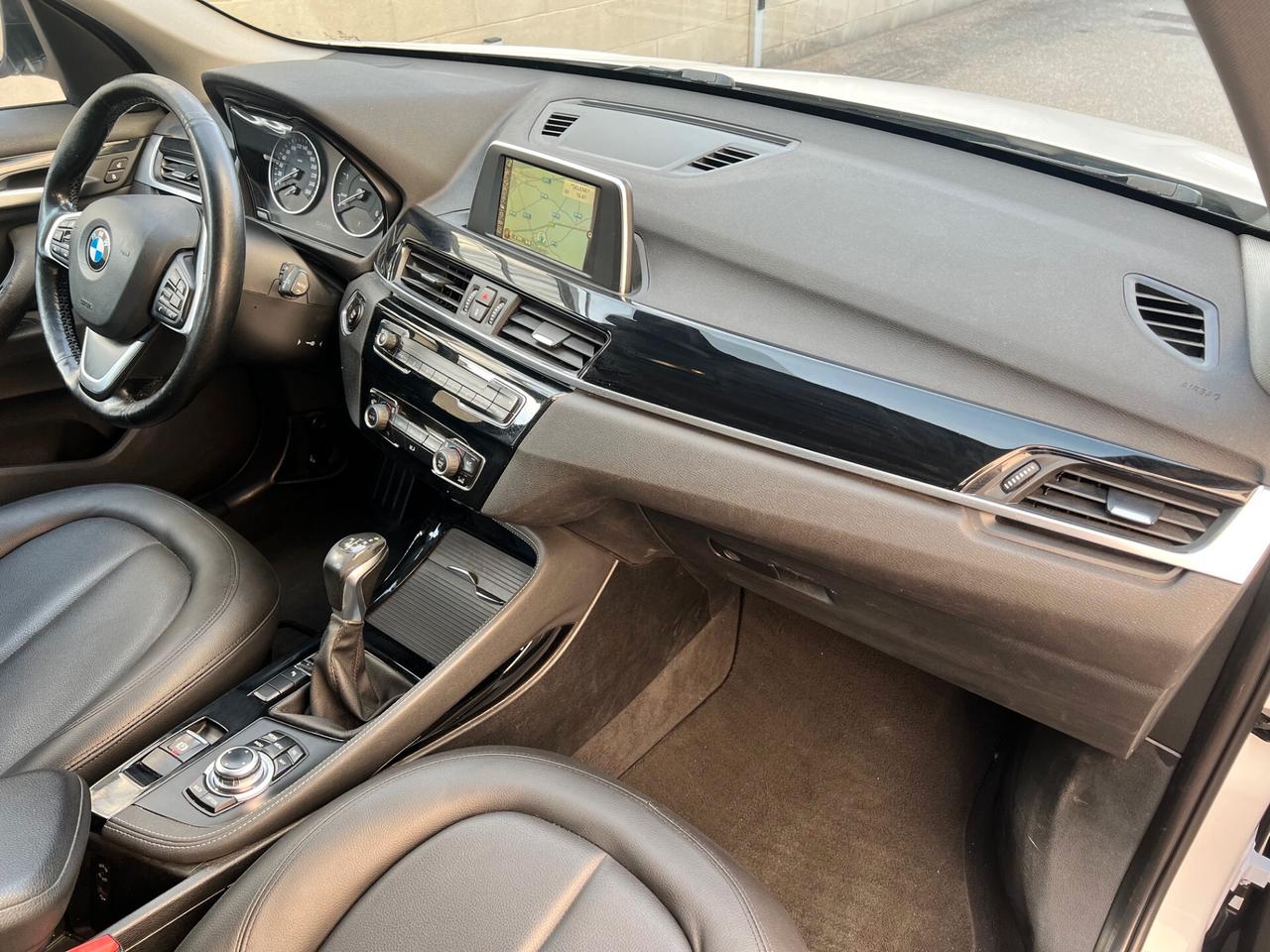 Bmw X1 sdrive18d xLine AUTOM. NAVI/PELLE/PDC/LED