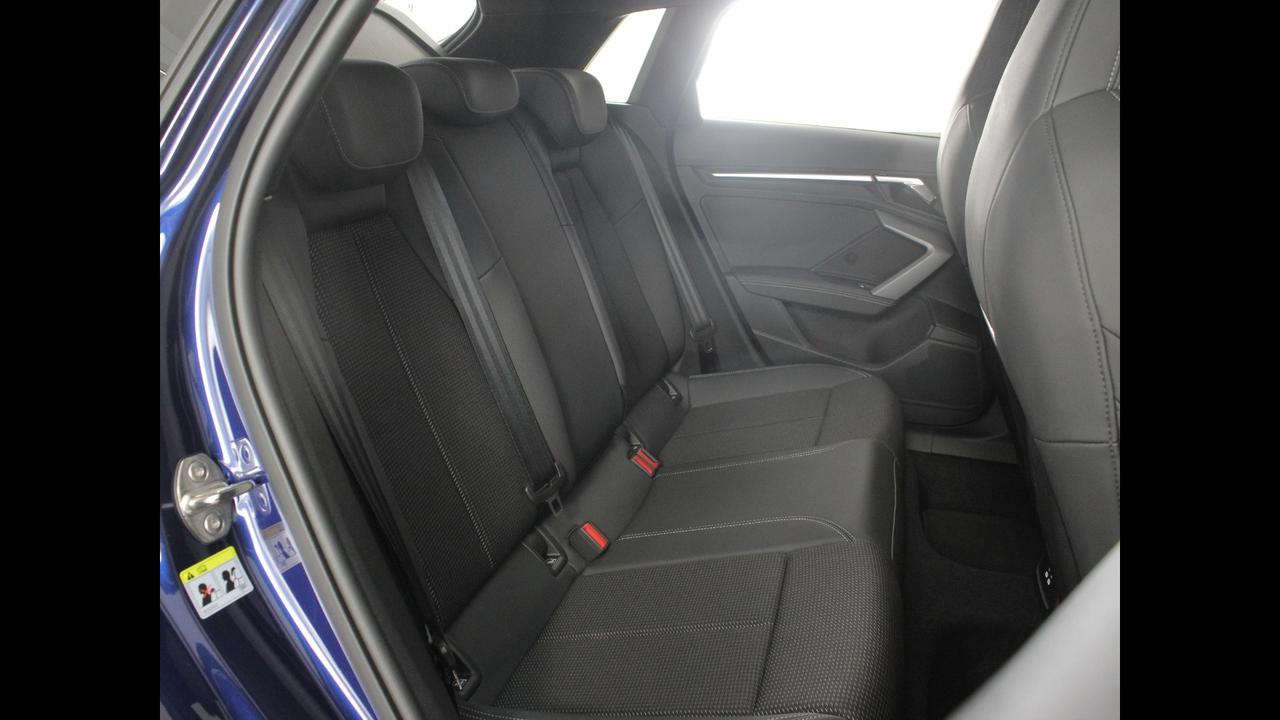 AUDI A3 IV 2024 allstreet - A3 allstreet 35 2.0 tdi Business s-tronic