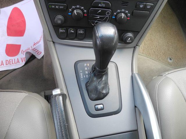 VOLVO XC70 2.4 D5 20v AWD Cross Country autom. - DA VETRINA