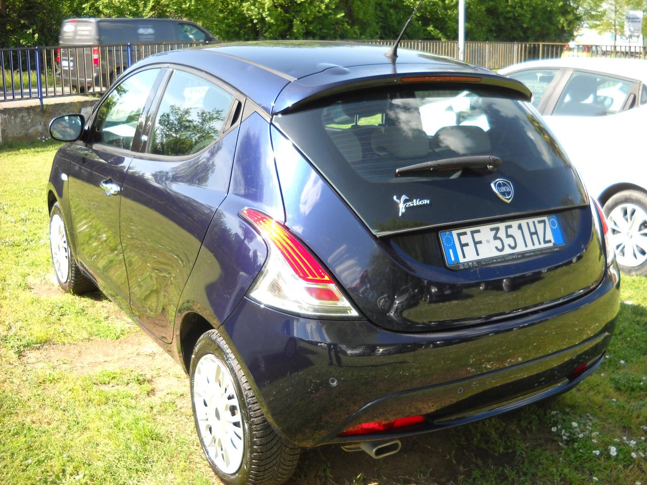 Lancia Ypsilon 1.3 MJT 16V 95 CV 5 porte S&S Silver