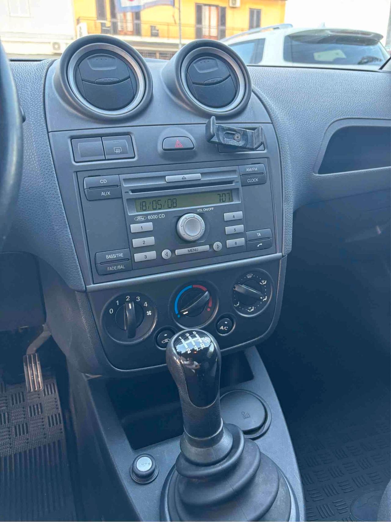 Ford Fiesta .