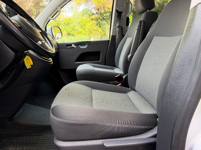 VOLKSWAGEN Caravelle 2.0 TDI DSG 140 CV 7 POSTI NAVIGATORE RETROCAMERA