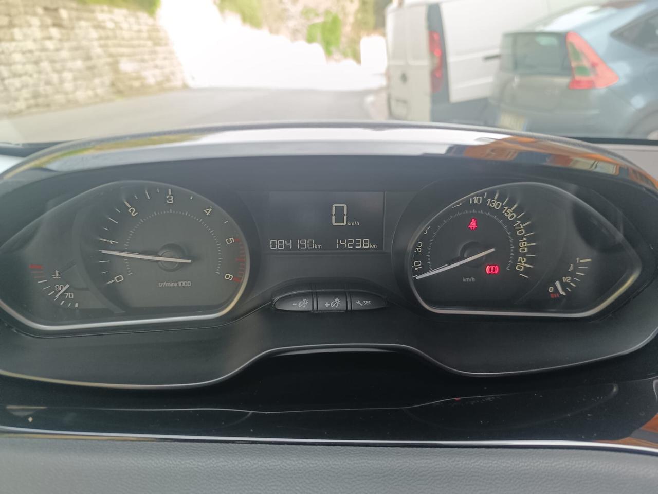 Peugeot 208 BlueHDi 100 5 porte Allure