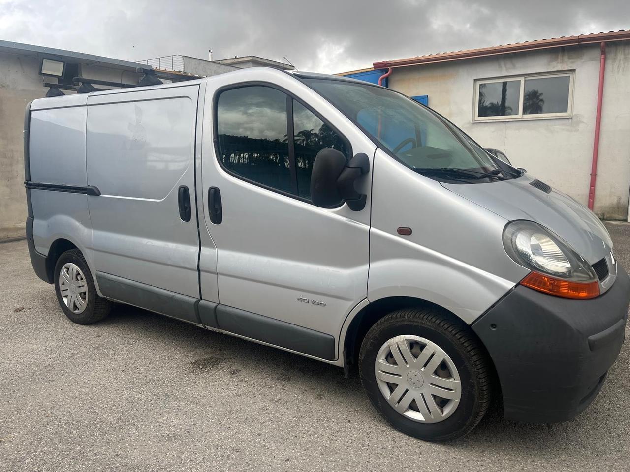 Renault trafic cargo 1.9 dci-cv 100 -2004