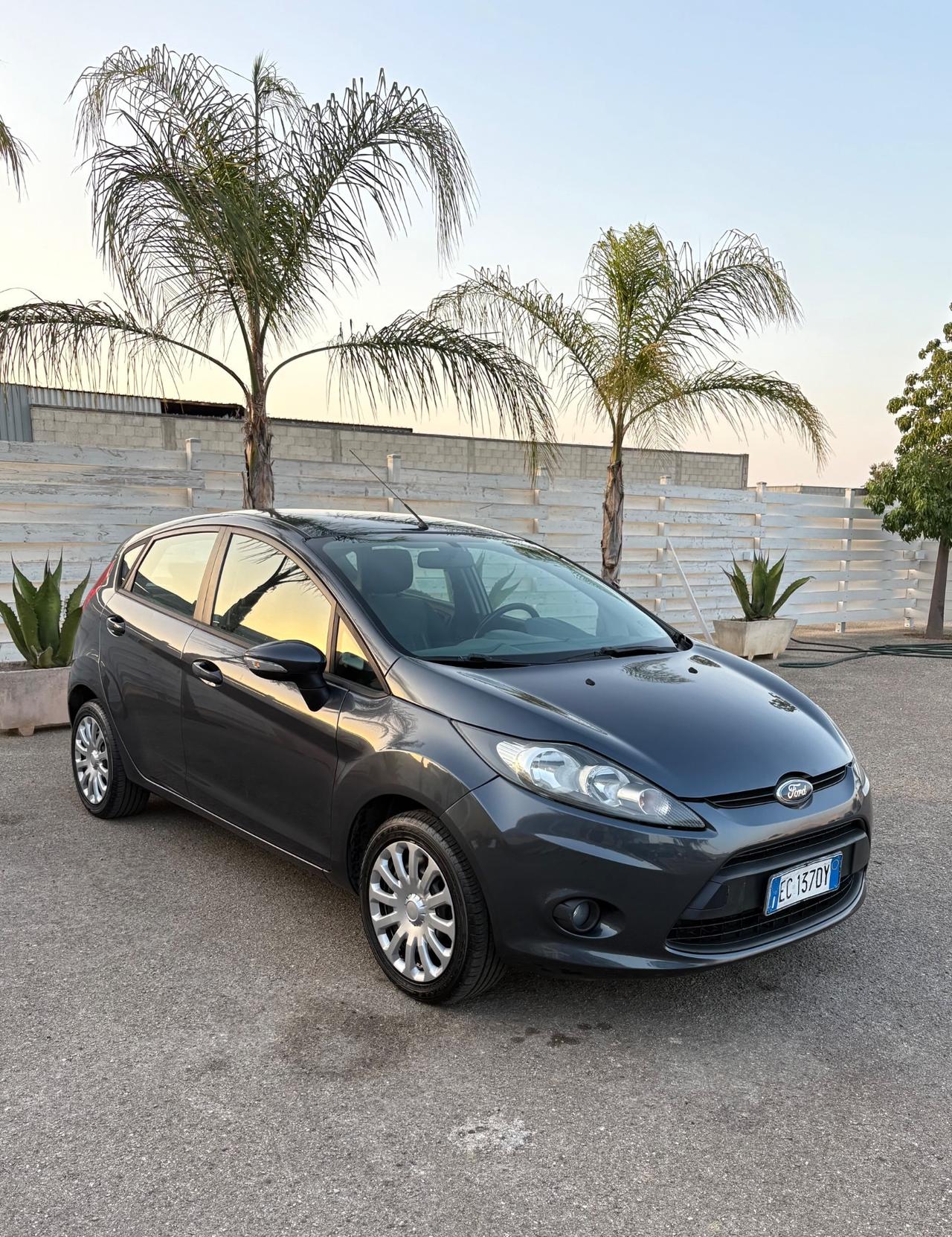 Ford Fiesta 1.2 5 porte con soli 76.000 kilometri