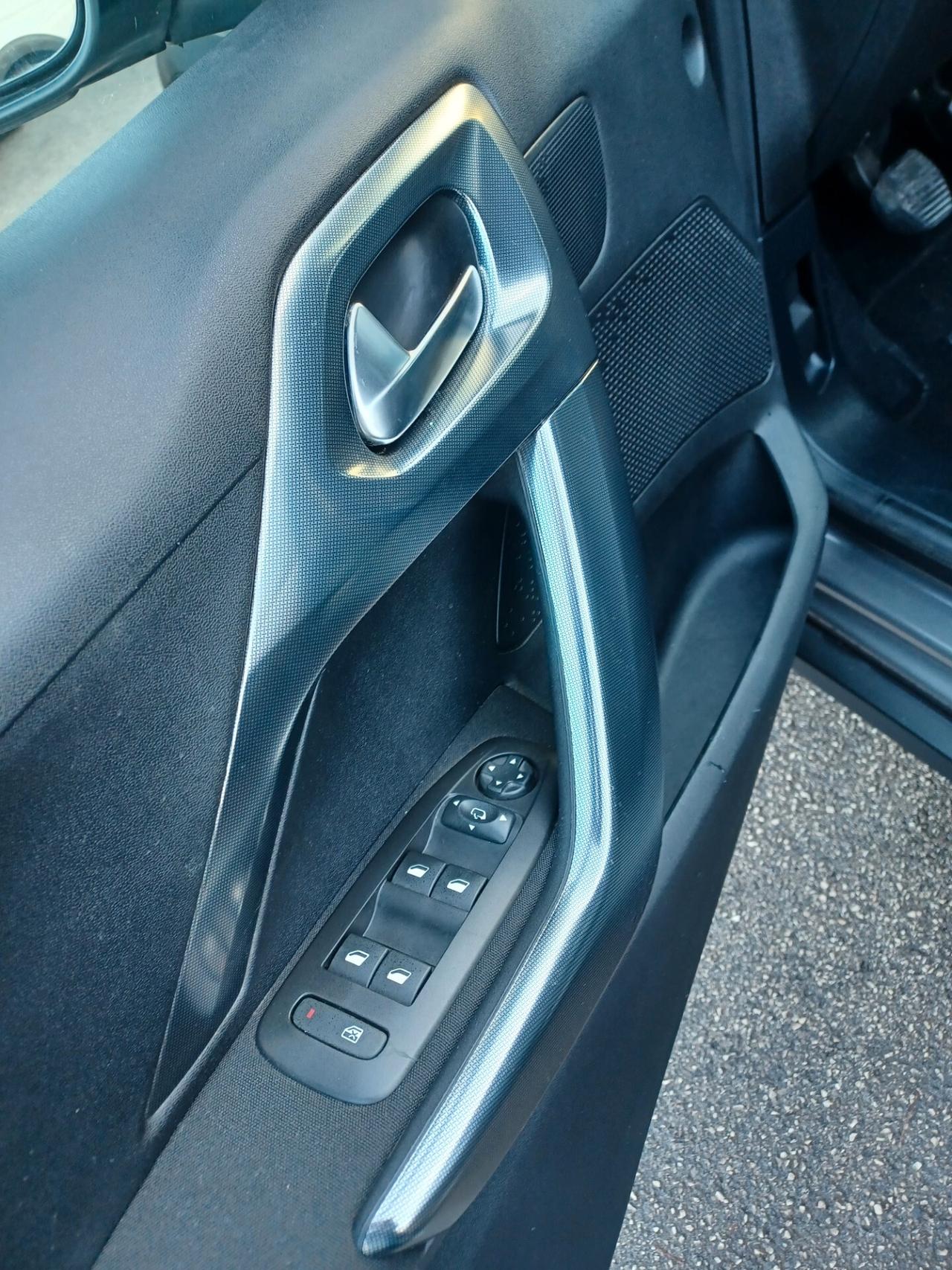 Peugeot 2008 1.6 HDI 120 CV ALLURE 2018