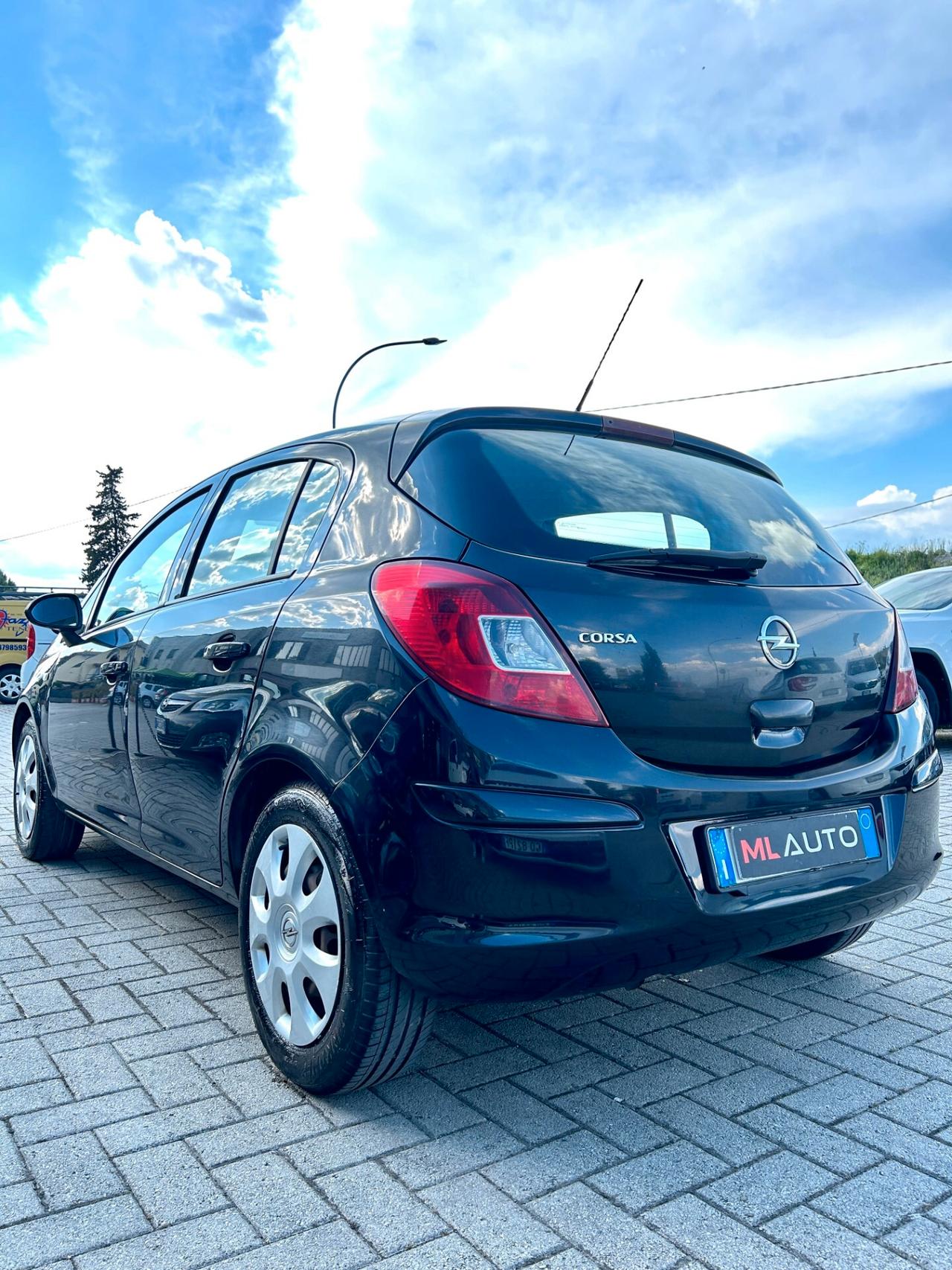 Opel Corsa 1.2 5 porte Cosmo - OK NEOPATENTATI