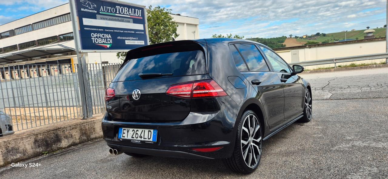 Volkswagen Golf GTD 2.0 TDI DSG 184CV