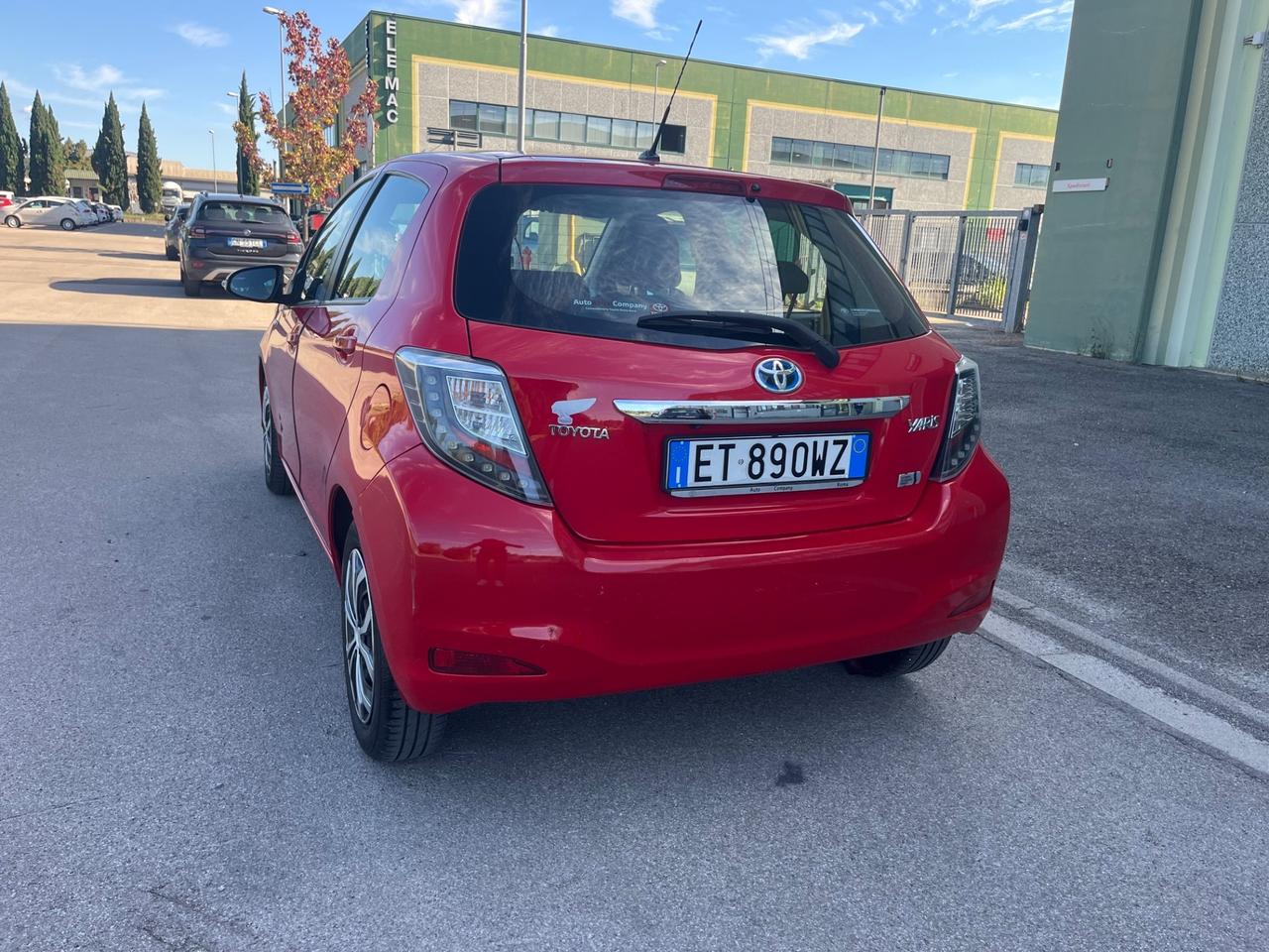 Toyota Yaris 1.5 Hybrid 5 porte Lounge automatica