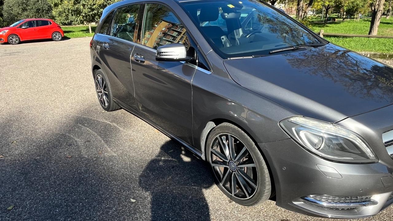 Mercedes-benz B 200 250 Automatic Premium