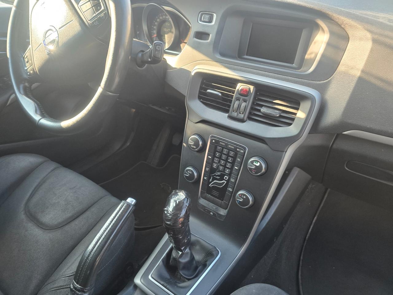 Volvo V40 D2 1.6 R-design Kinetic