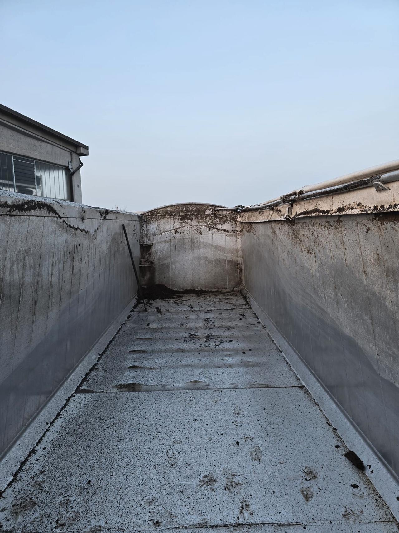 Semirimorchio vasca ribaltabile MENCI