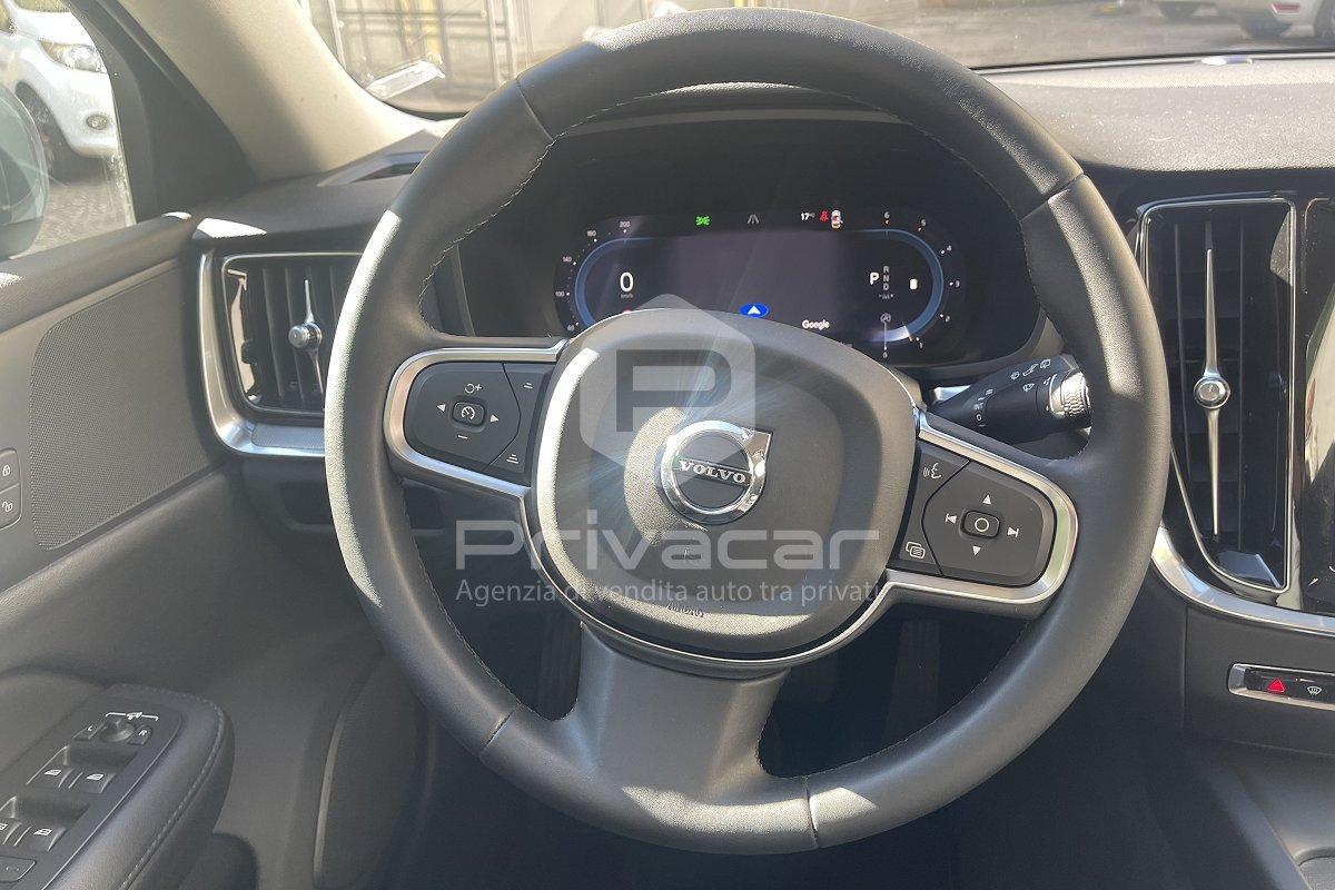VOLVO V60 B4 (d) automatico Ultimate Dark