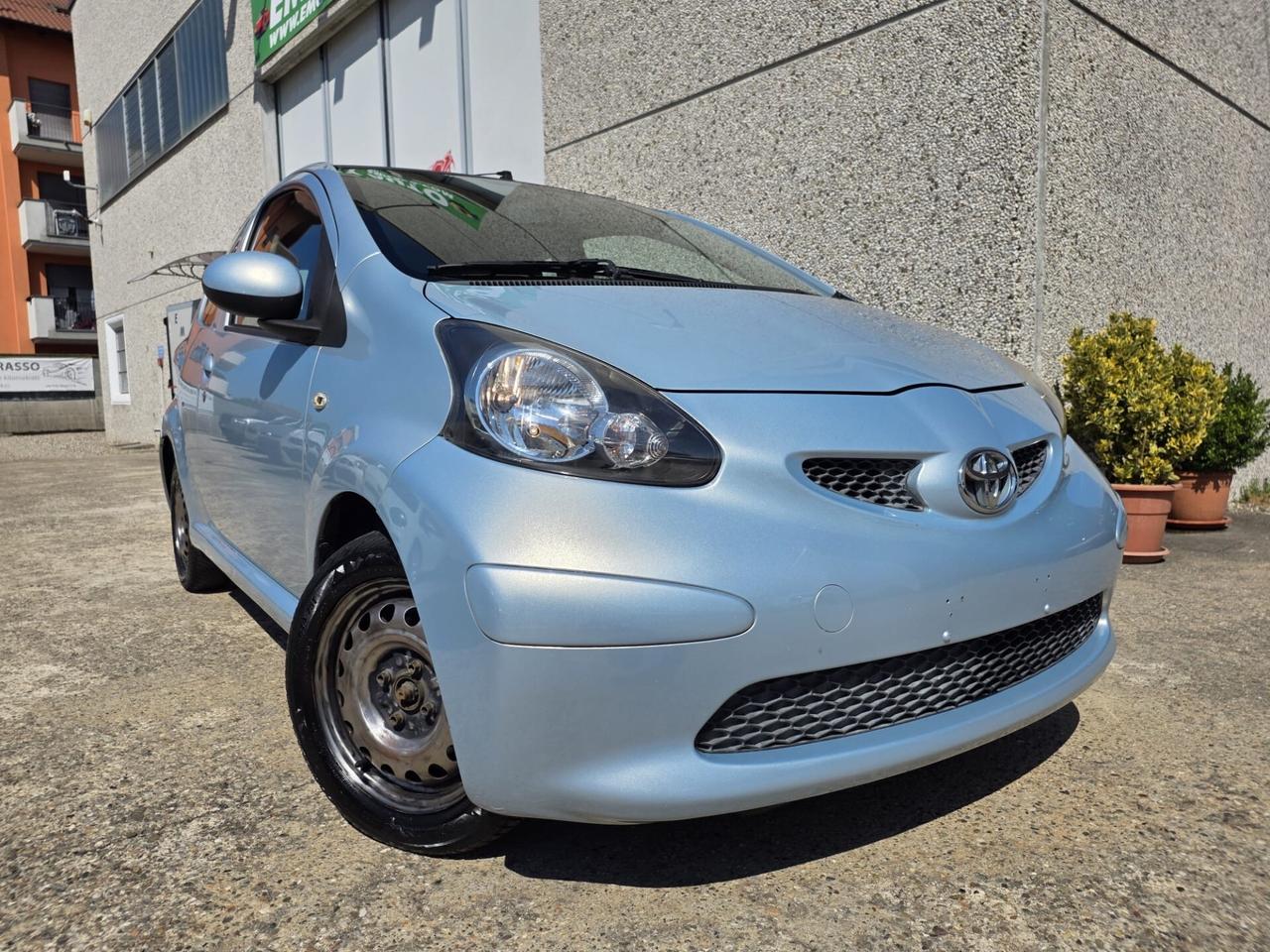Toyota Aygo 1.0 12V VVT-i 3 p. Neopatentati