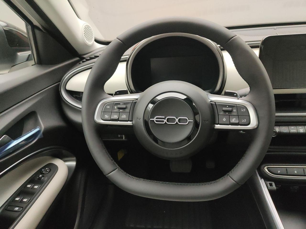 FIAT 600 IV 2023 1.2 MHEV 110CV DCT LA PRIMA