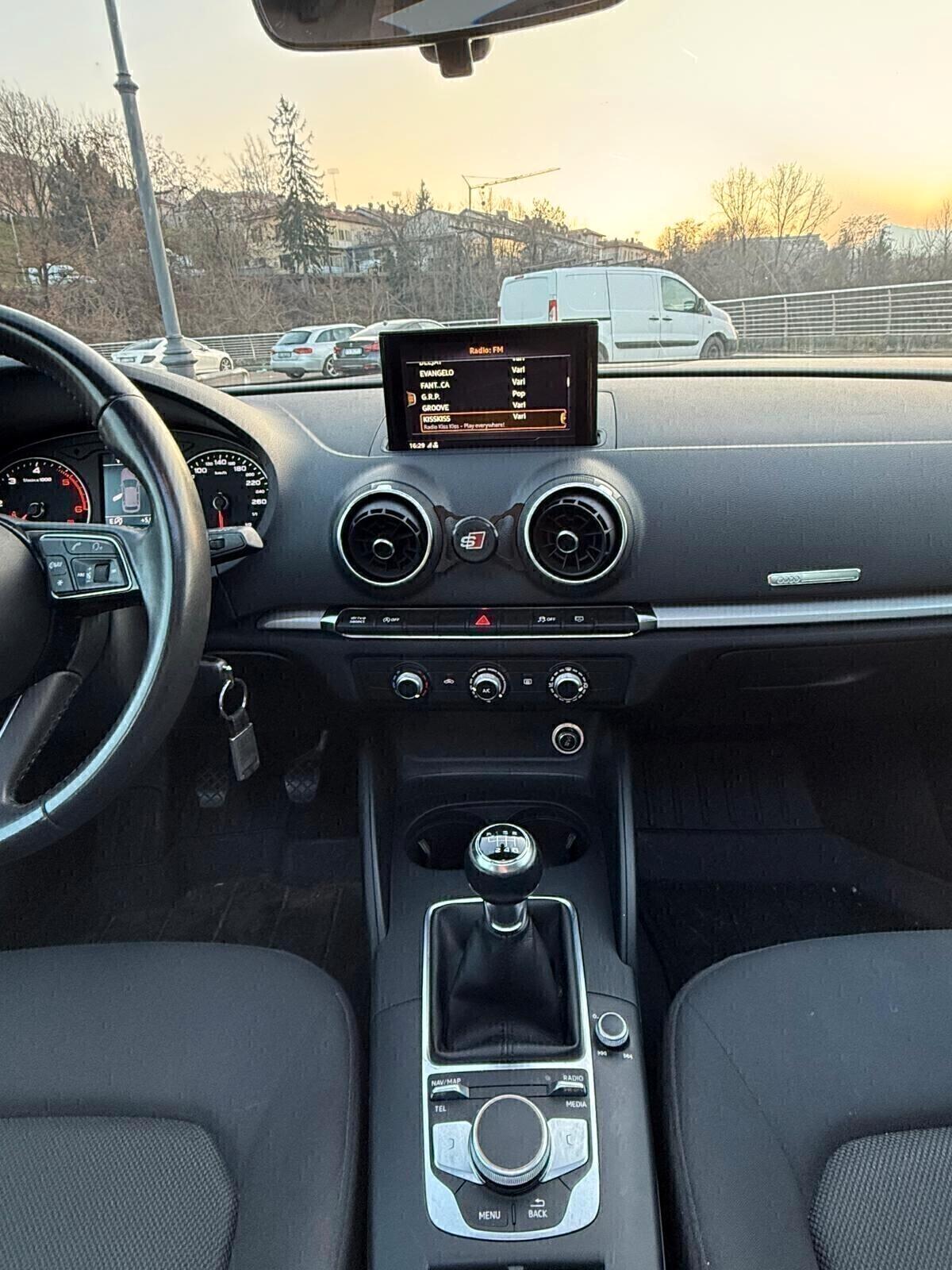 Audi A3 tetto apribile valutiamo usato/scambio