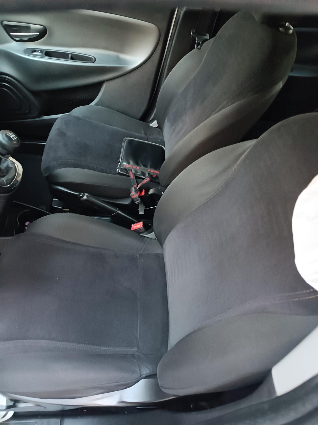 Lancia Ypsilon 1.2 69 CV 5 porte GOLD BI COLOR