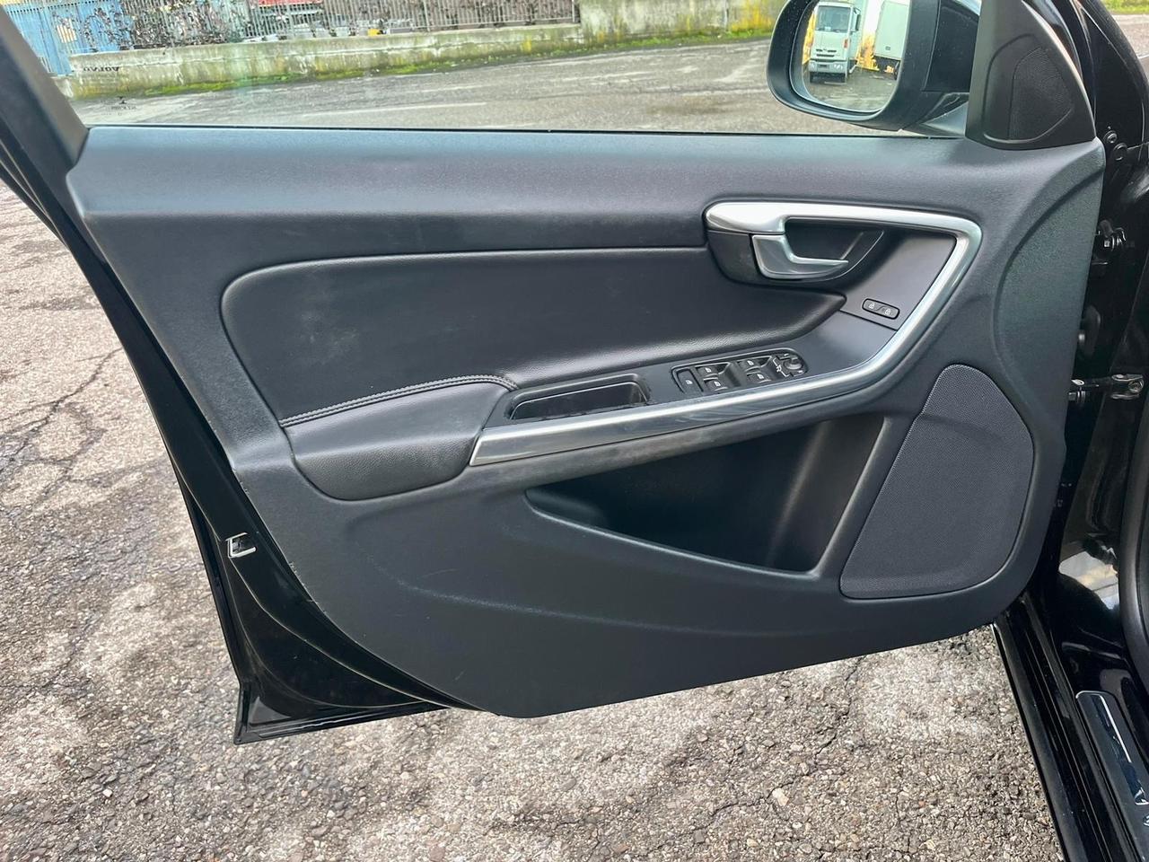 Volvo V60 2.0d 120cv 2016 127.000km euro6 perfetta