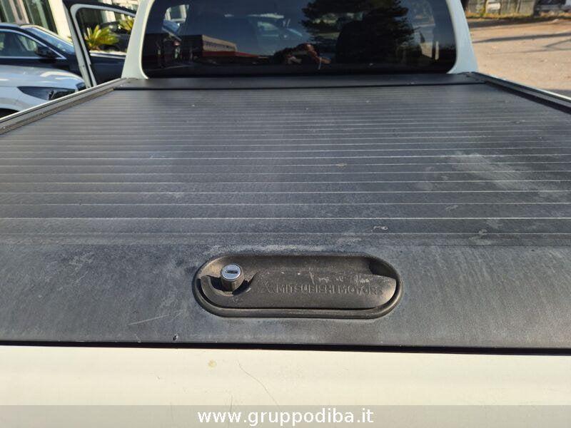 Mitsubishi L200 Cab VI 2019 Diesel d.cab 2.3d Invite Connect 4wd 150cv
