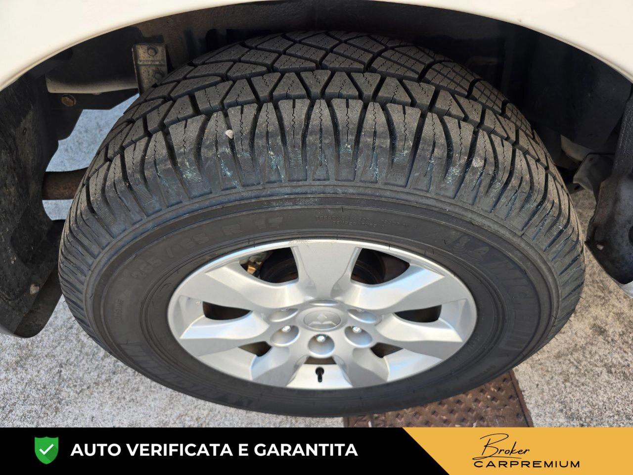 Mitsubishi Pajero 3 Porte Pajero 3.2 cr Intense 3p auto