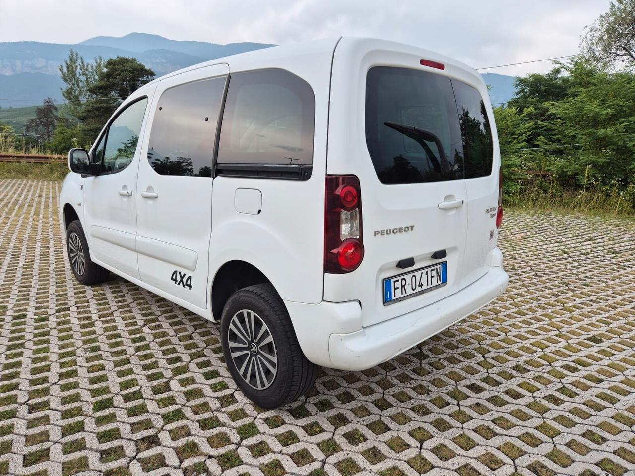 Peugeot Partner Tepee BlueHDi 100 4x4 Active Traction Control