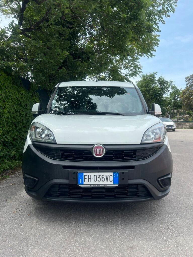 Fiat Doblo' Cargo 3 posti anteriori 1,3 mjet porta laterale scorrevole