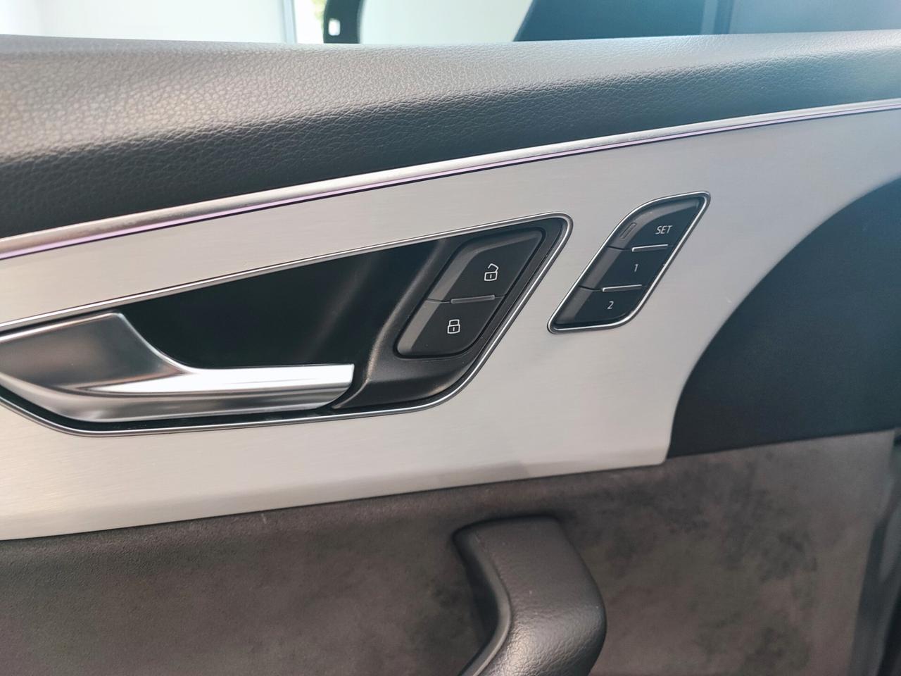 Audi Q8 55 TFSI e quattro tiptronic Sport