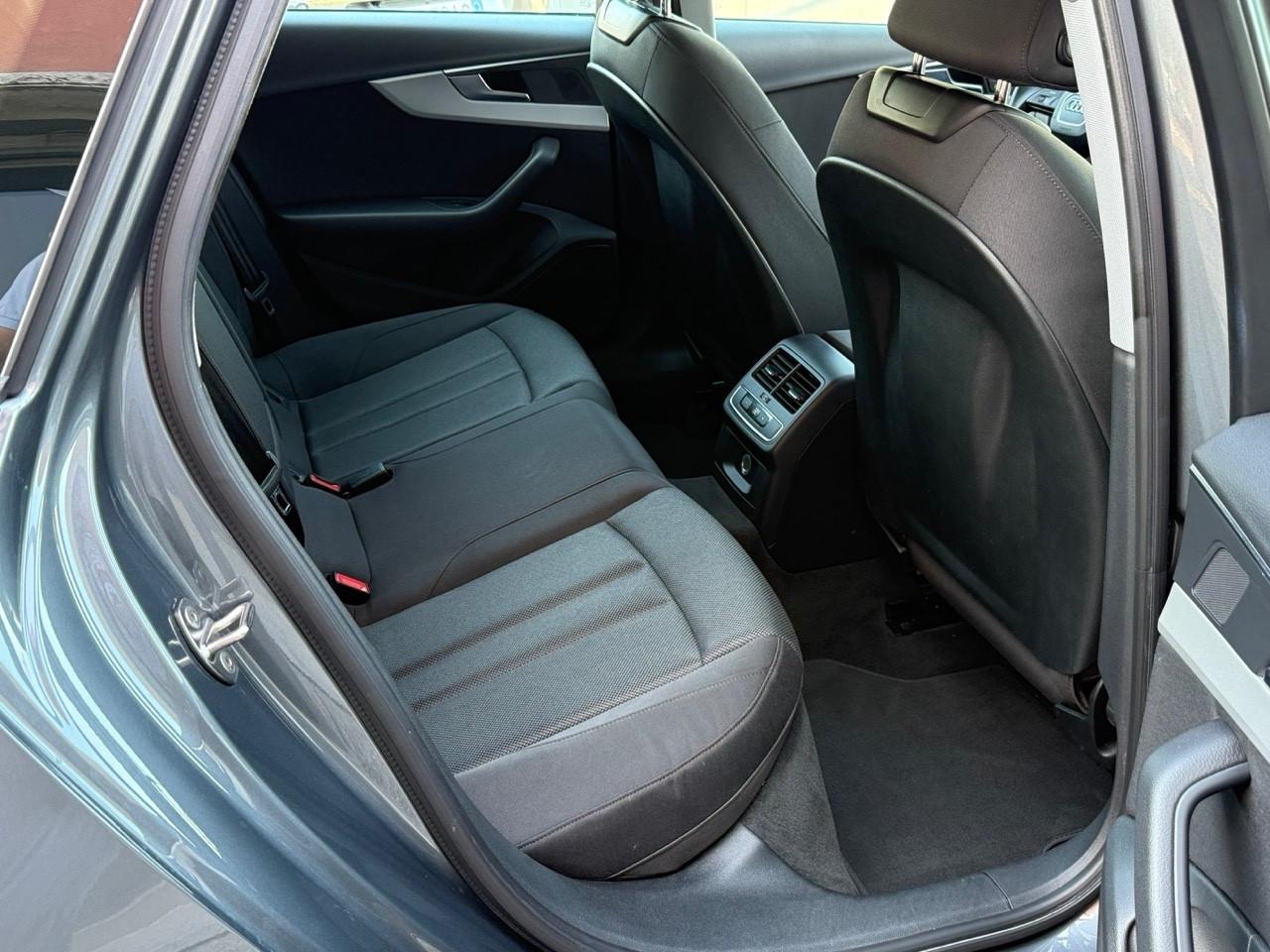 Audi A4 Avant 40 TDI quattro S tronic MATRIX/UNIPRO