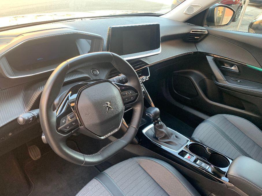 Peugeot 2008 PureTech 130 S&S Allure Pack