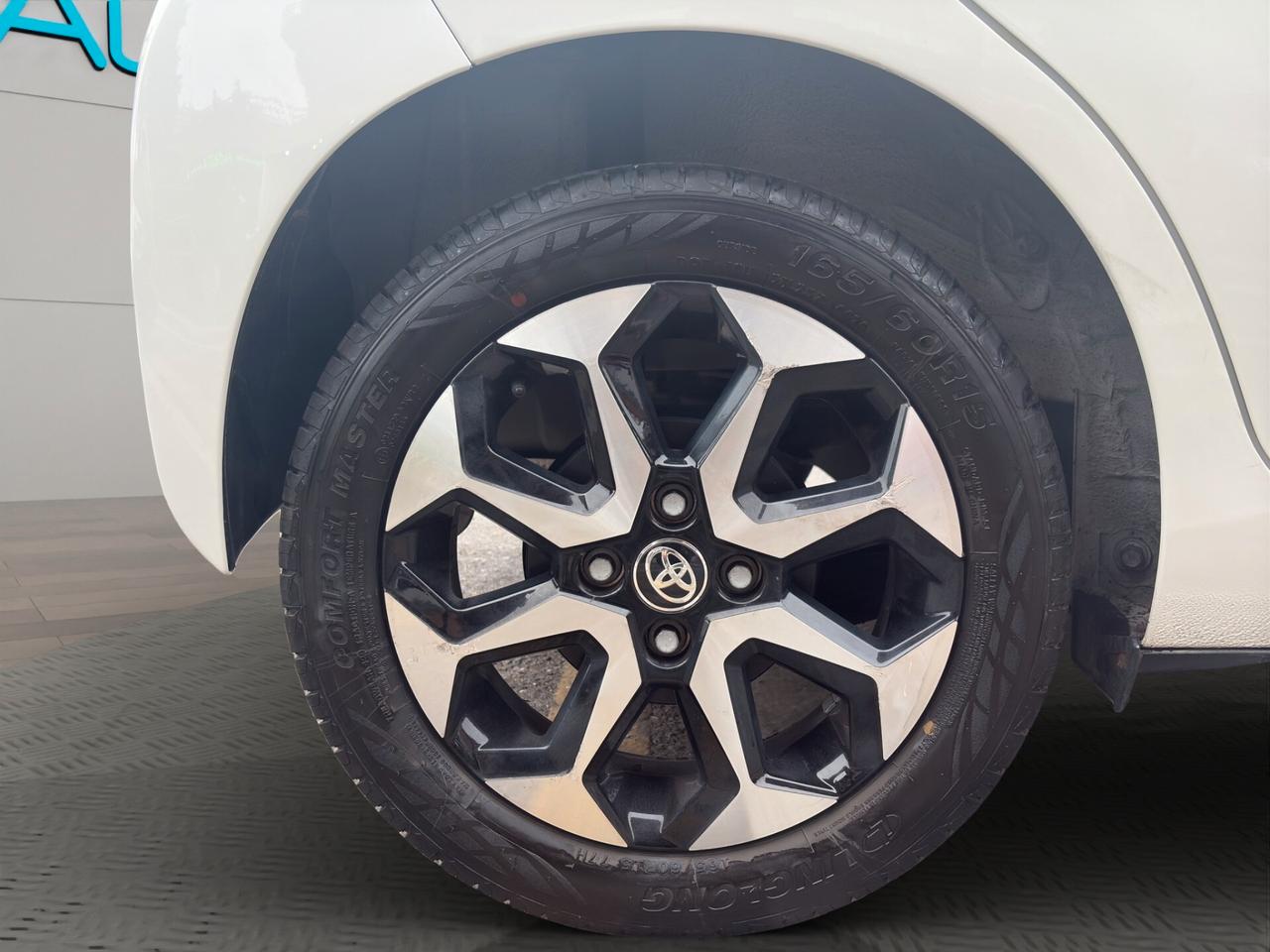 Toyota Aygo Connect 1.0 VVT-i 72 CV 5 porte x-play MMT