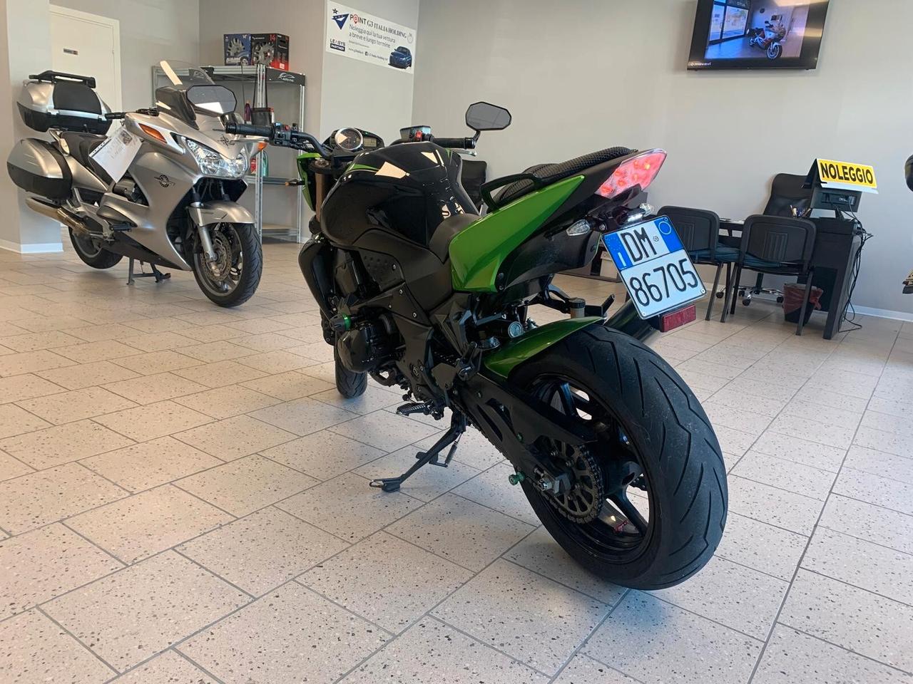 Kawasaki Z-750 "R" Full