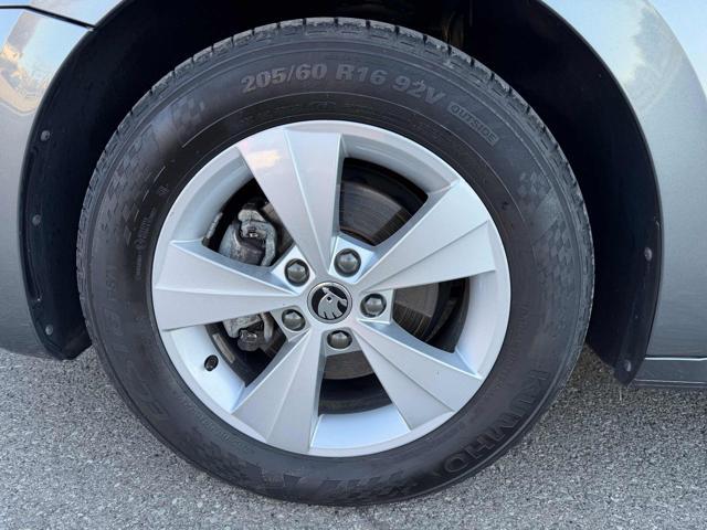 SKODA Octavia 2.0 TDI EVO SCR DSG Wagon Executive