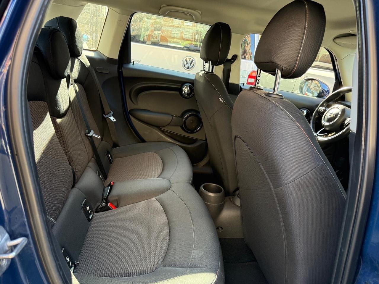Mini Mini 1.5 Cooper D Business XL Aut. 5 porte Pdc