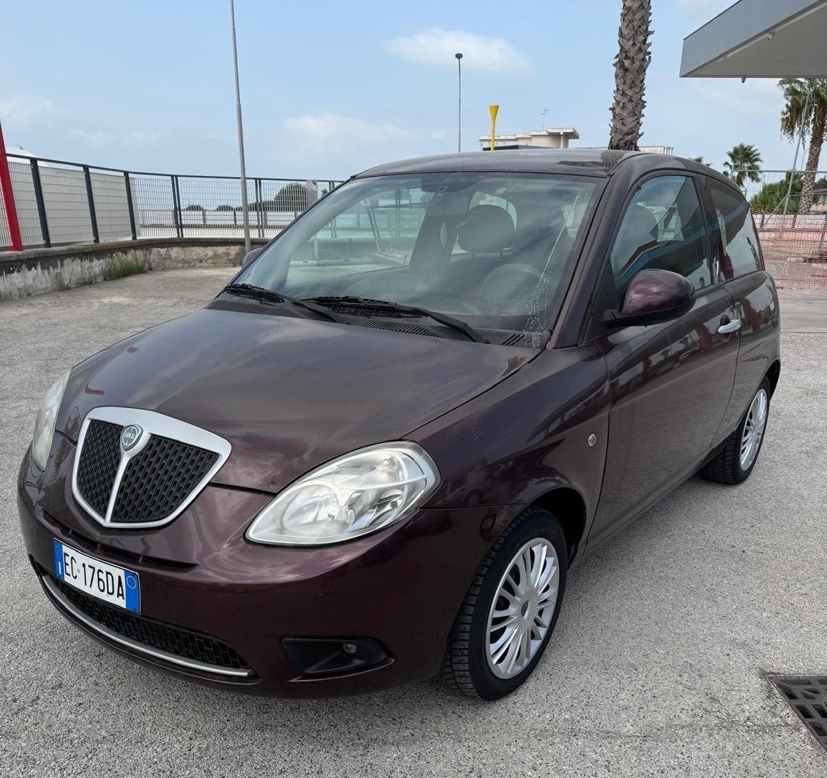Lancia Ypsilon 1.3 MJT 75 CV
