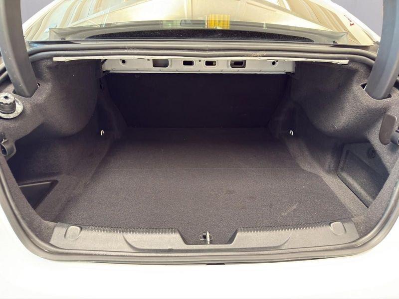 Jaguar XE JAGUAR XE 2.0 D 180cv 6m - PURE BUSINESS EDITION -