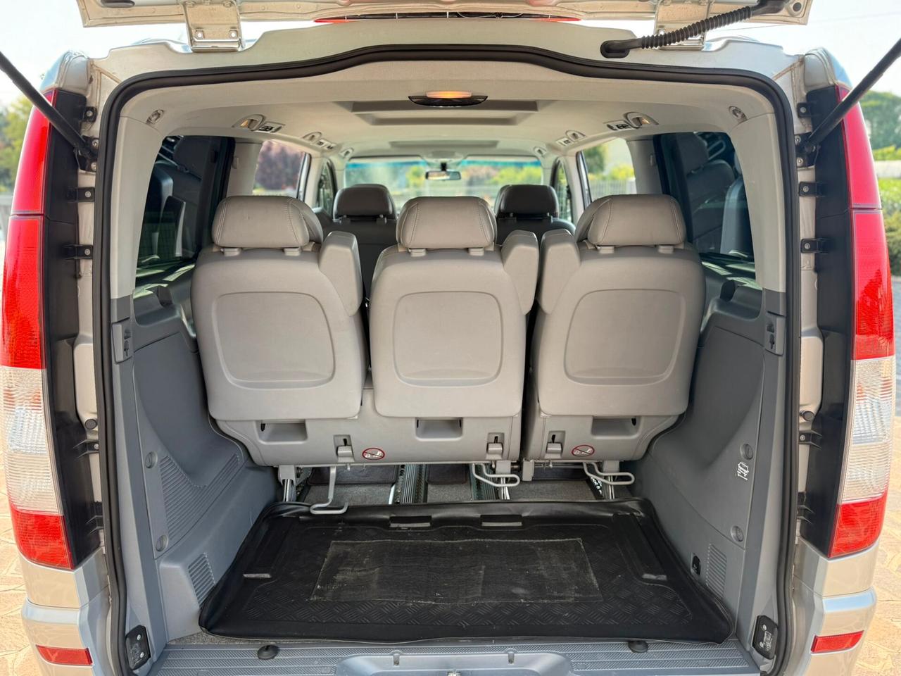 Mercedes-benz Viano 2.2 CDI 4Matic 8 POSTI