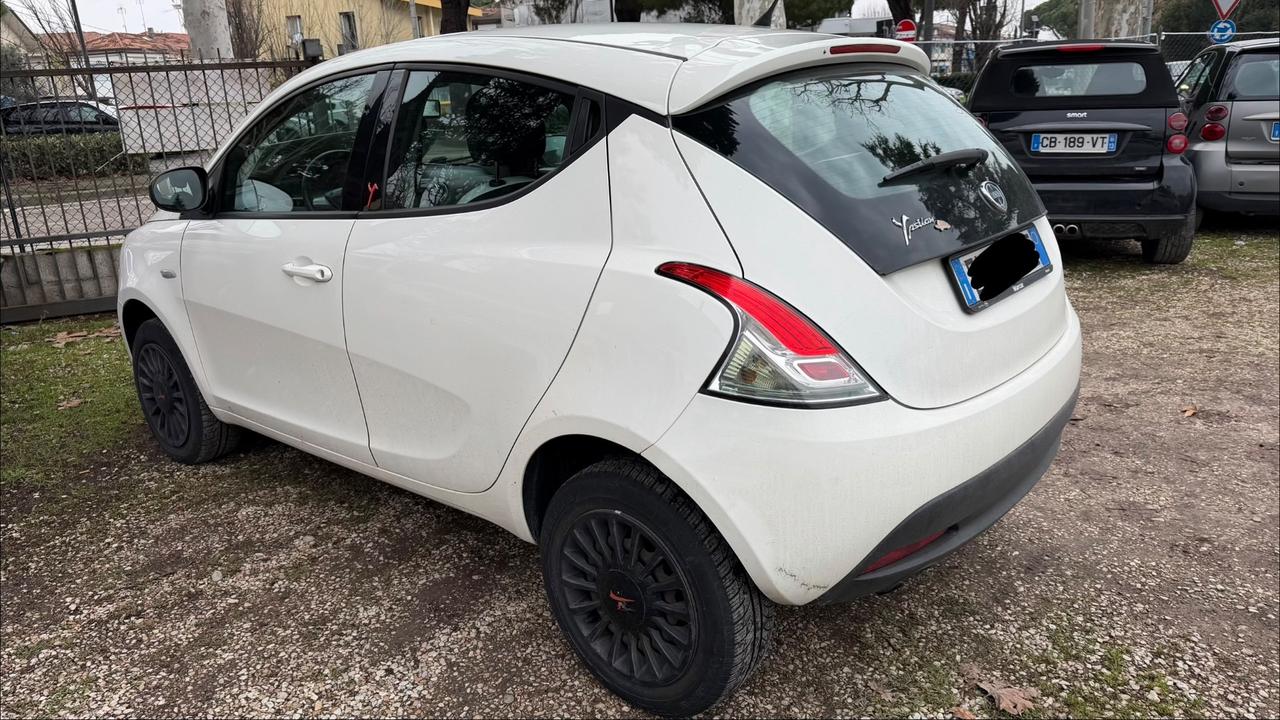 Lancia Ypsilon 0.9 TwinAir 85 CV 5 porte Metano Ecochic Gold