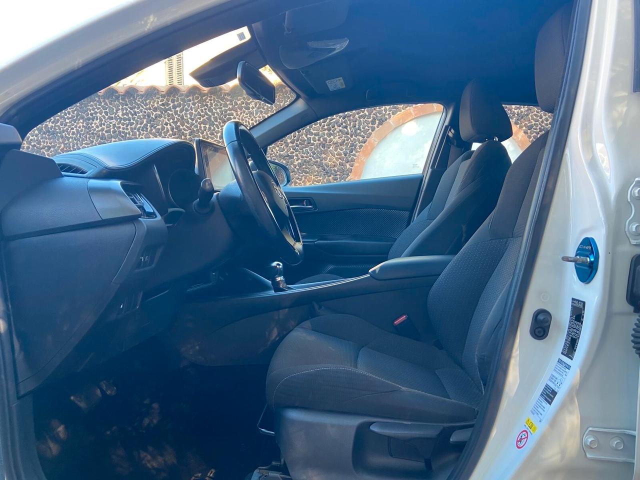 Toyota C-HR 1.8 Hybrid E-CVT Active