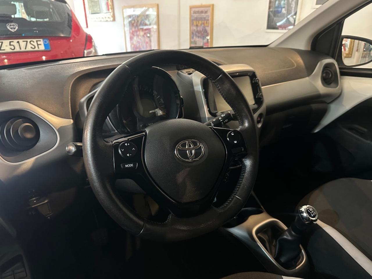 Toyota Aygo 1.0 VVT-i 69 CV 5 porte x-clusiv GARANZIA