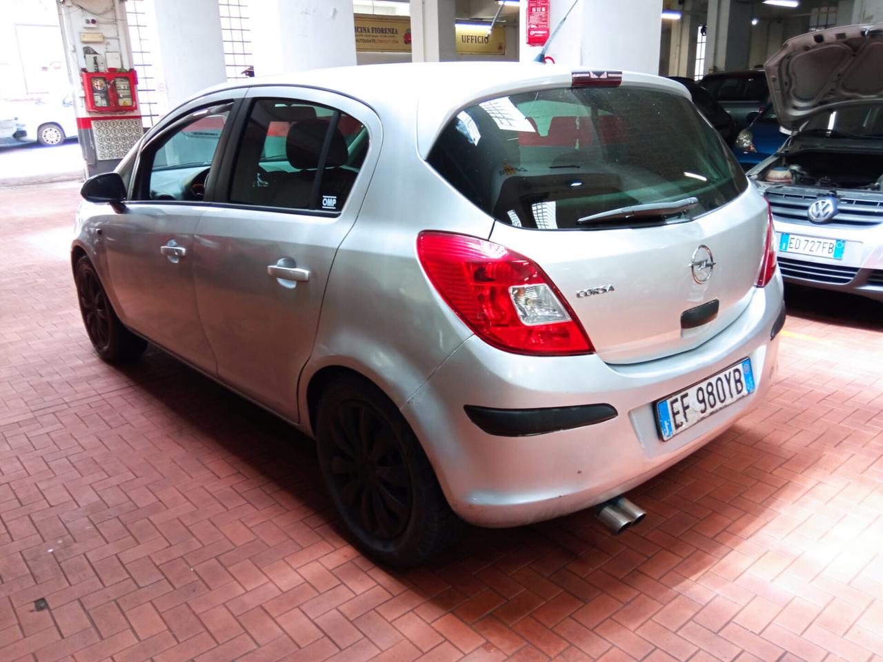 Opel Corsa 1.2 5 porte Club Benzina/Metano