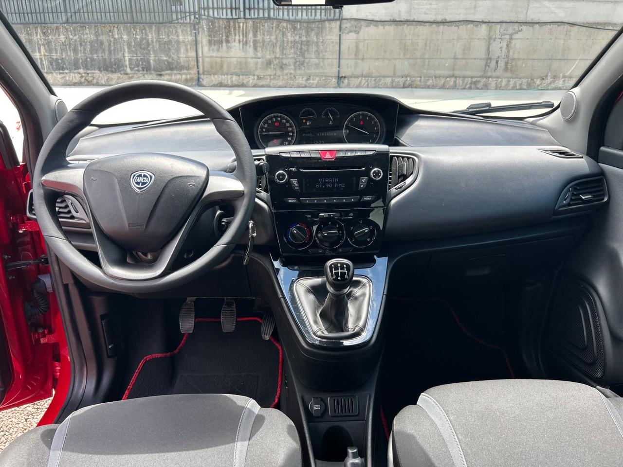 Lancia Ypsilon 0.9 TwinAir 85 CV 5 porte Metano Ecochic Platinum