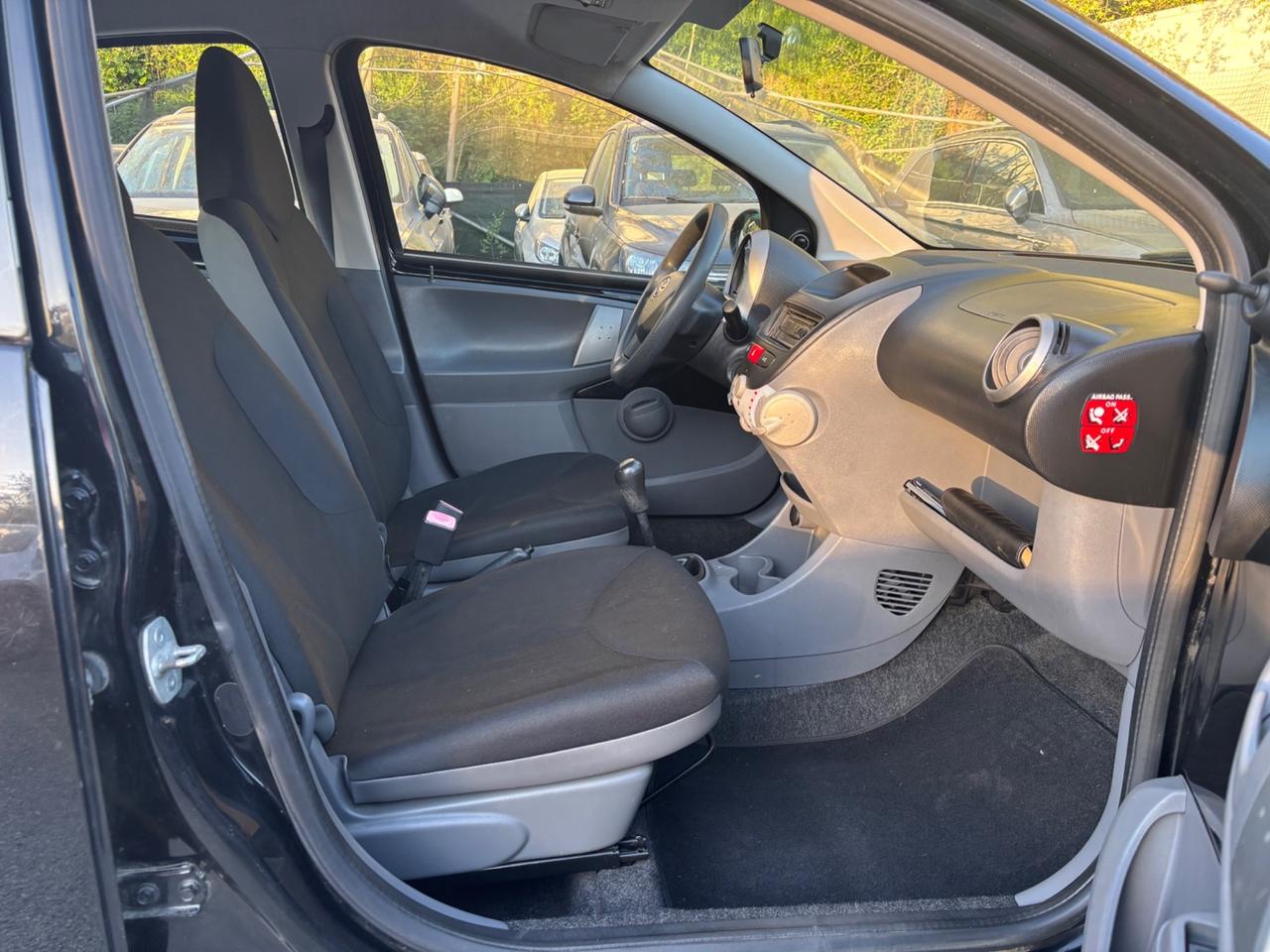 Toyota Aygo 1.0 5 porte Sol OK NEOPATENTATI