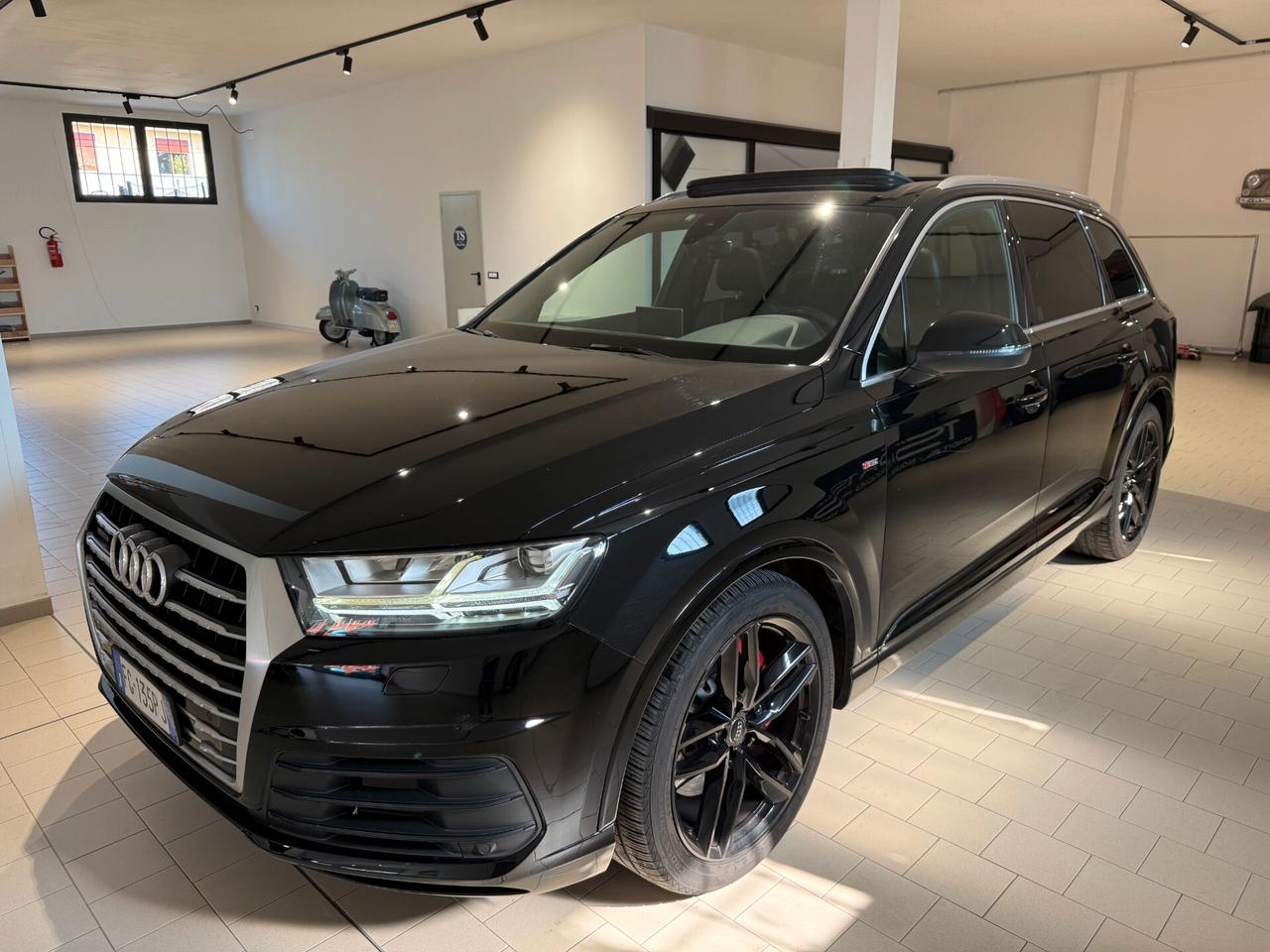 Audi Q7 3.0 TDI 272 CV quattro tiptronic S-line *MOTORE SOSTITUITO* 7 Posti