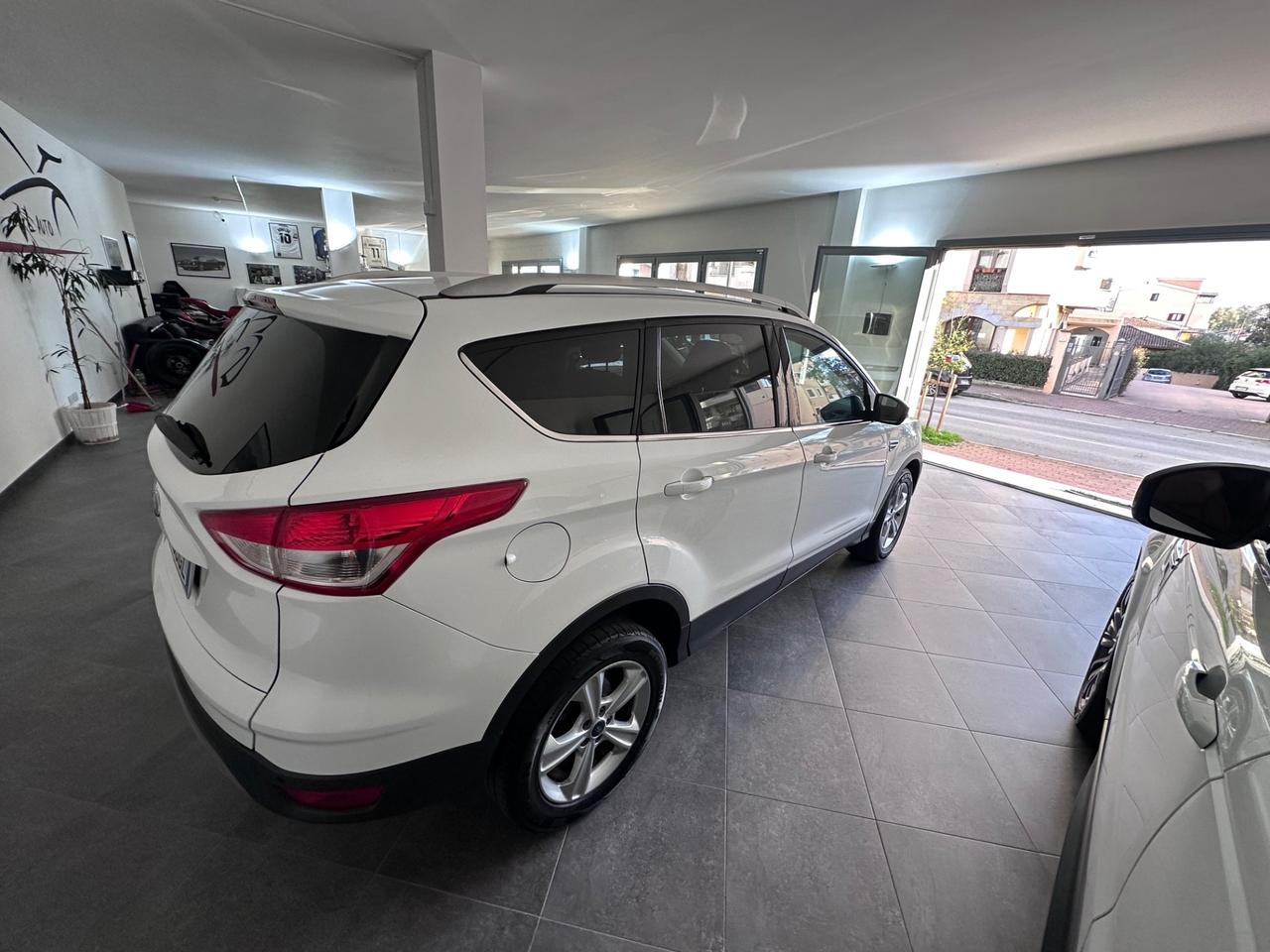 Ford Kuga 2.0 TDCI 140 CV 2WD