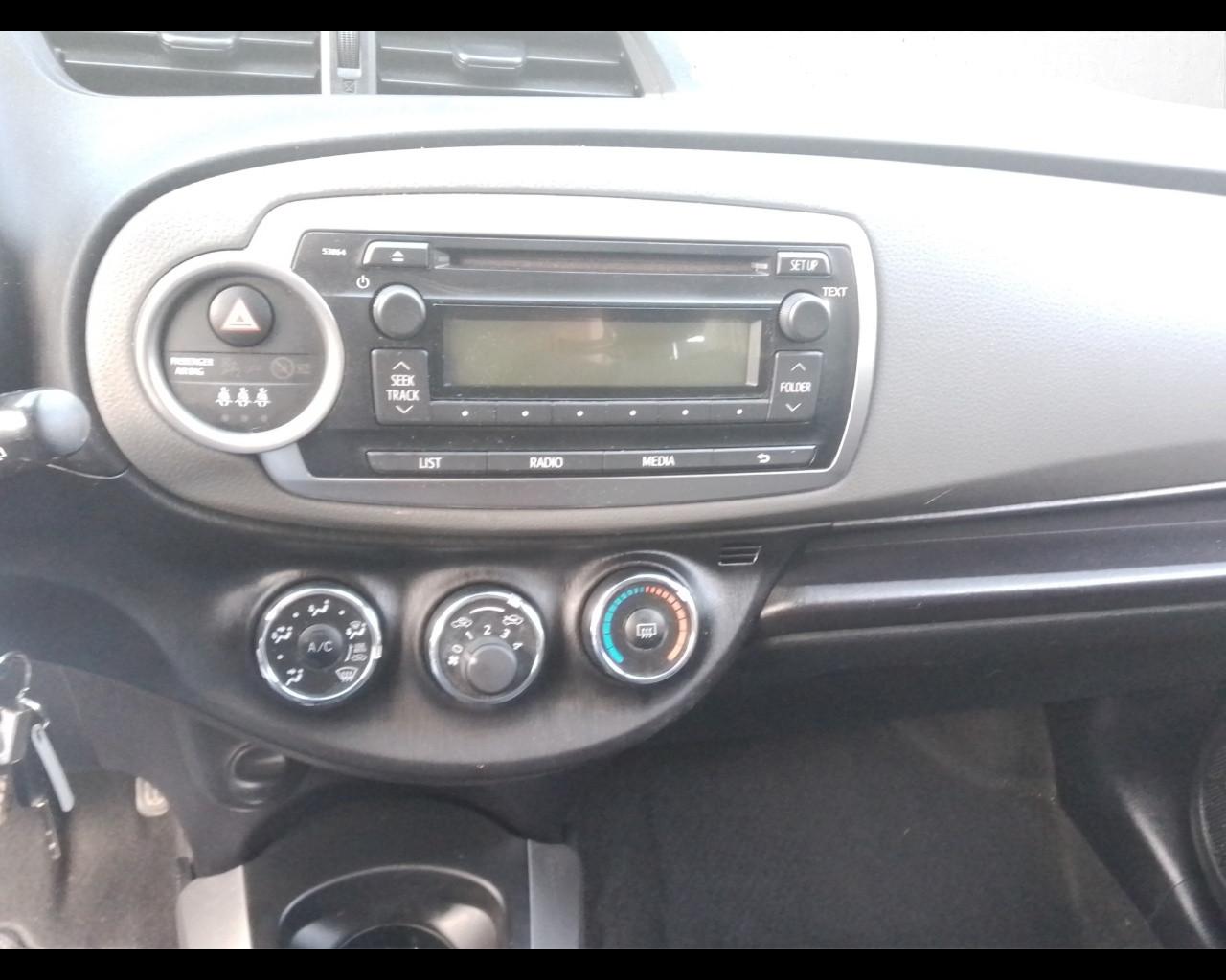 TOYOTA Yaris 3ª serie - Yaris 1.0 3 porte Active